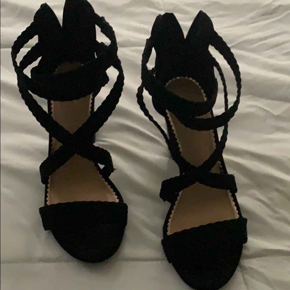 Lauren Conrad collection 3 inch strapped sandals